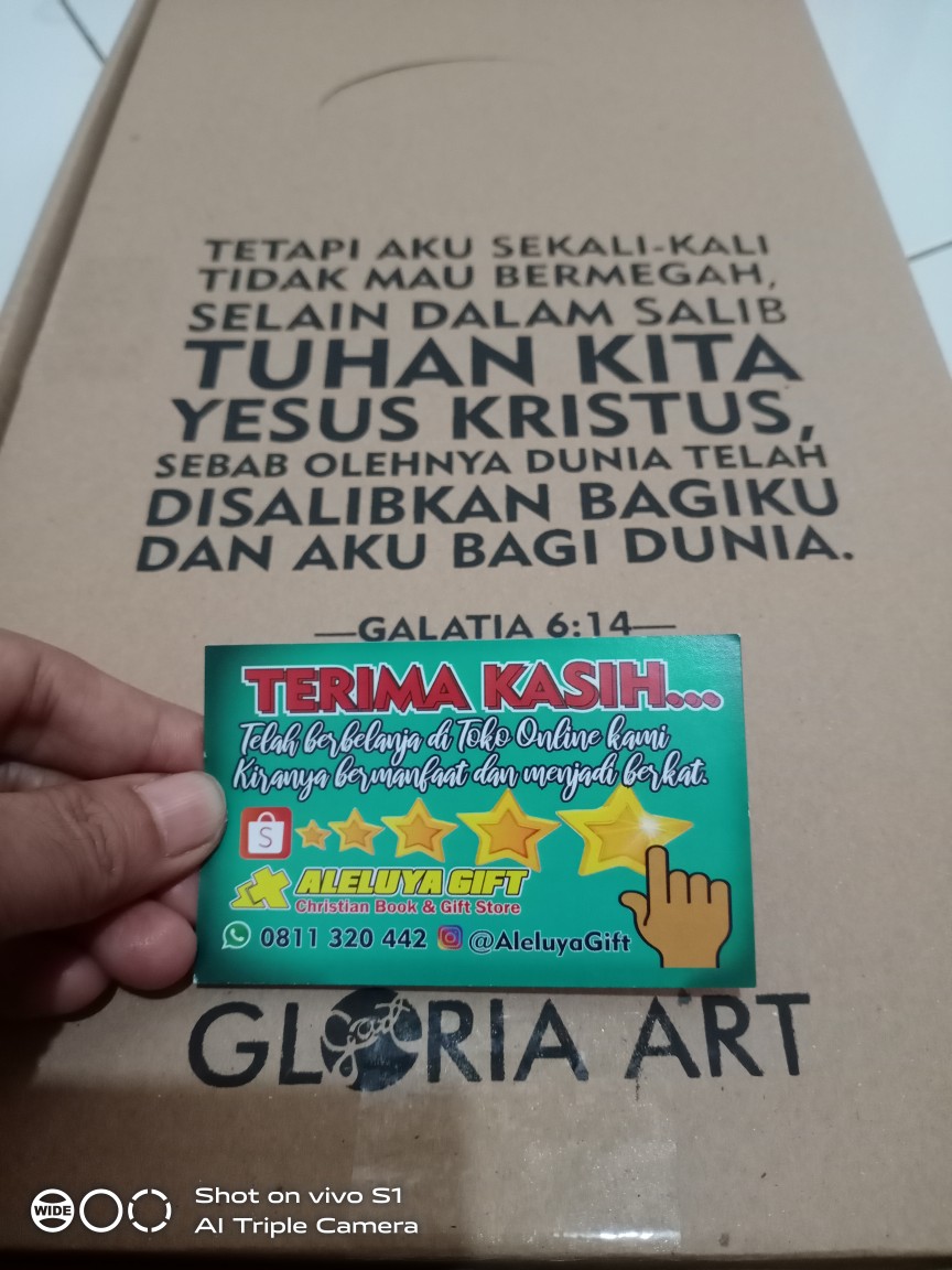 Salib Dinding Kayu Jati Corpus Fiber 37 Cm Warna Tembaga