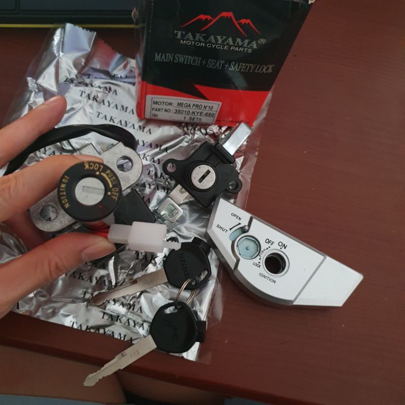 kunci kontak set megapro monoshock 2010 2011 depan plus jok belakang mega pro new 2010 takayama