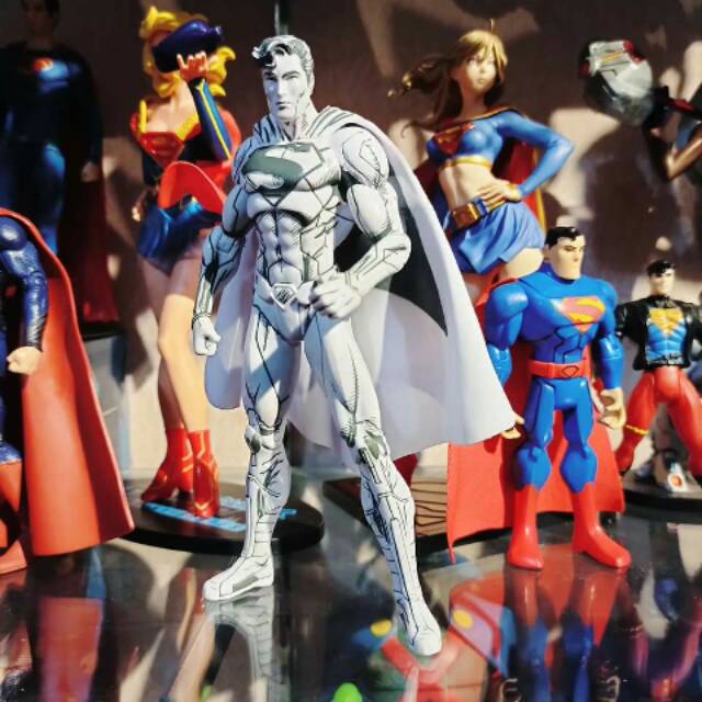 Superman blue line
mainan action figure
blue line superman new 52
jim lee
tinggi sekitar 7