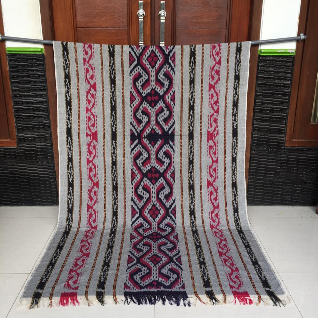 Kain Tenun Troso Jepara Blanket Warna Putih -Motif NTT Sumba