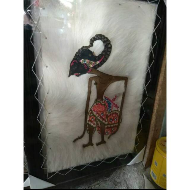 LUKISAN WAYANG KULIT ARJUNA NAKULA 70×50 cm KULIT KAMBING ASLI