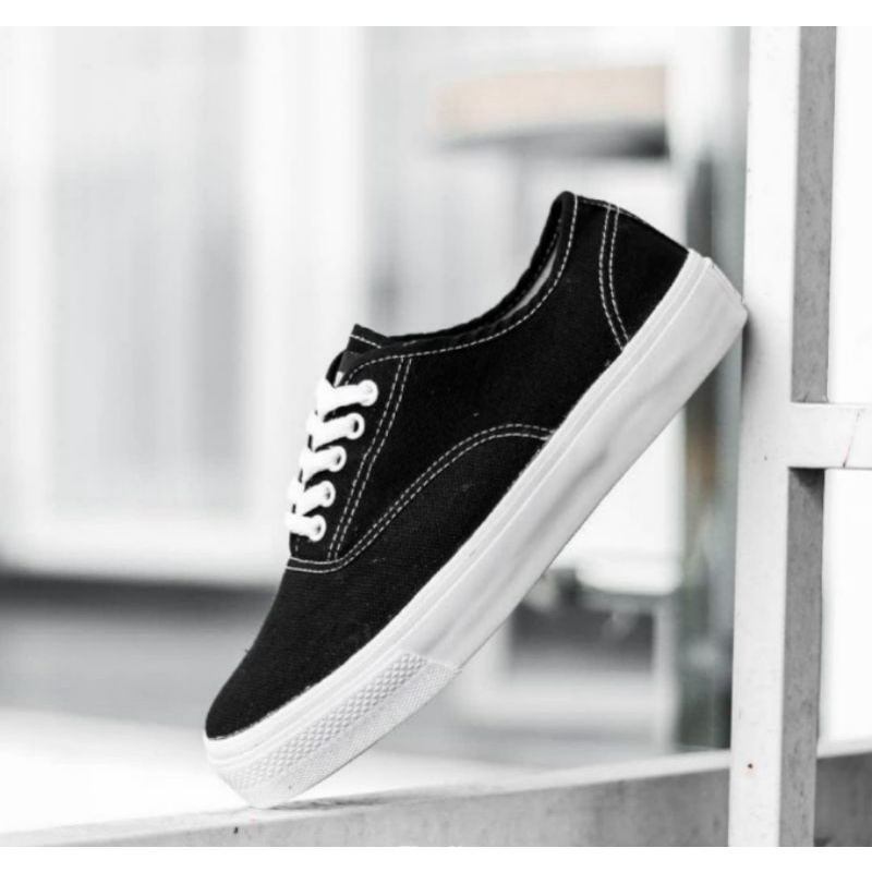 SEPATU JOHNSON ASTRO MILKY LOW ORIGINAL 100% / Sepatu jhonson / Sepatu jonson / Milky Shoes / Sepatu putih