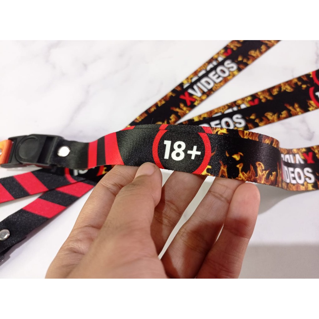 

Lanyard VIDEOS 18+ | custom logo | print lanyard - gantungan hp - holder - yoyo logo