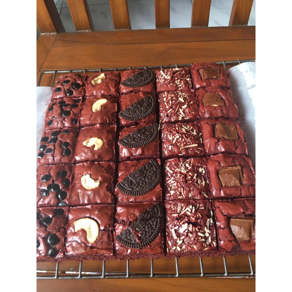 

[Baked by V] Fudgy Brownies Red velvet