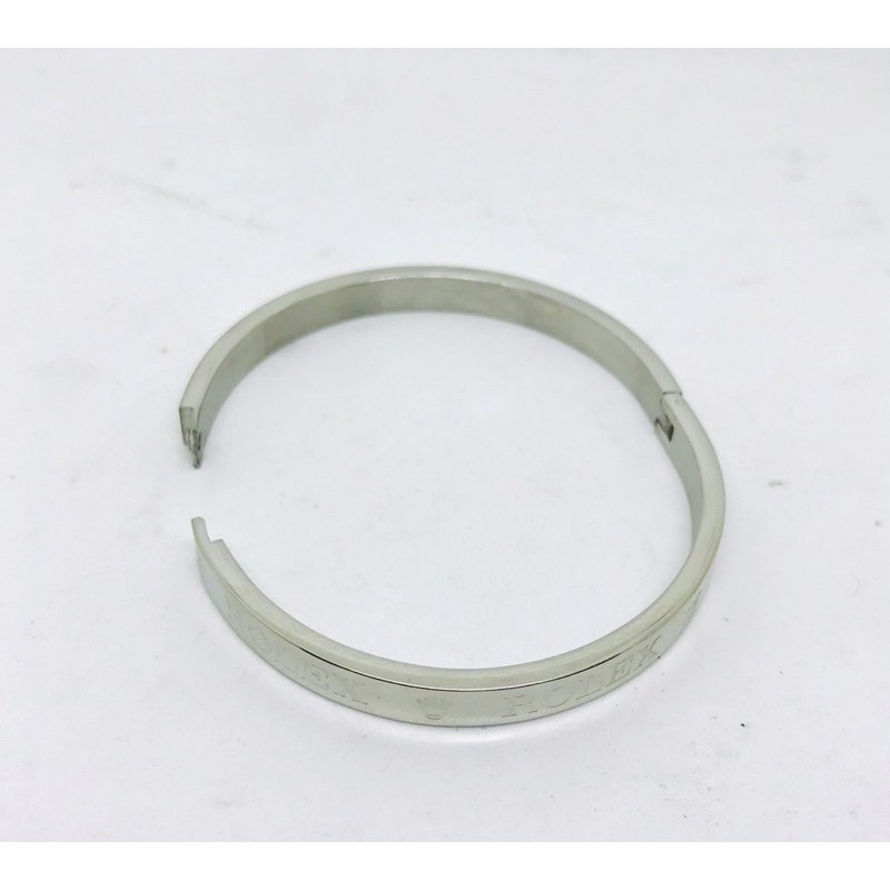 gelang titanium//gelang bangle//gelang //titanium//perhiasan anti luntur dan anti iritasi