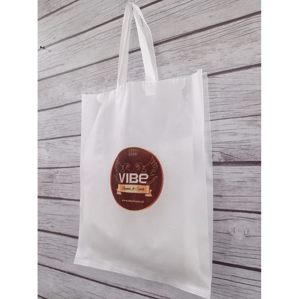 

Totebag Spunbond Custom Printing Kualitas Bagus & Cepat Jadi