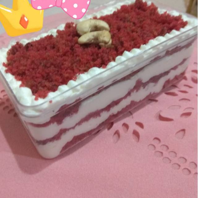 

Red velvet dessert box