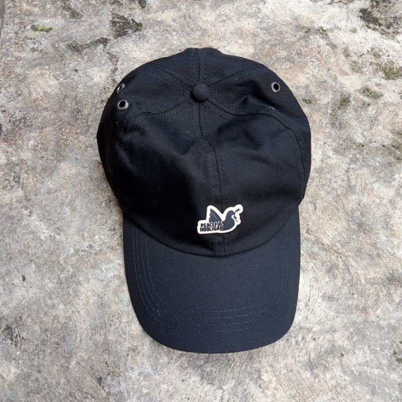 caps peaceful hooligan