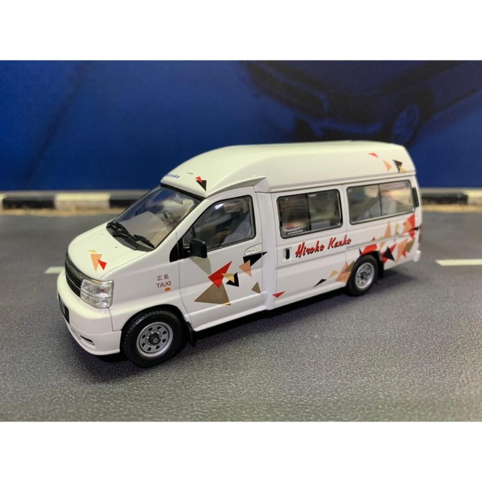 Tomica Limited Vintage Neo LV-N43 02b Nissan Elgrand Taxi