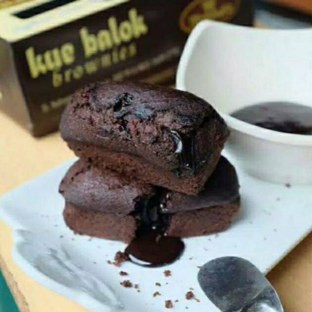 

Kue Balok Brownies Bandung Mahkota