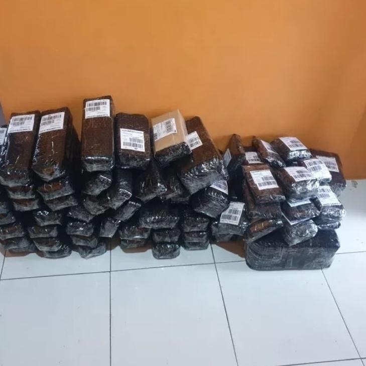 

Lariz--Mie Ayam Goreng Mie Rebus Indomie Goreng isi 10 bks dan 40 bks