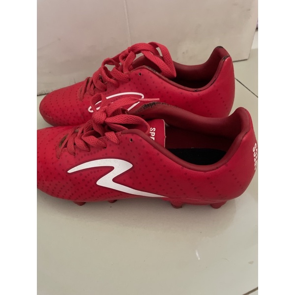 sepatu bola merk SPECS size 38 original preloved