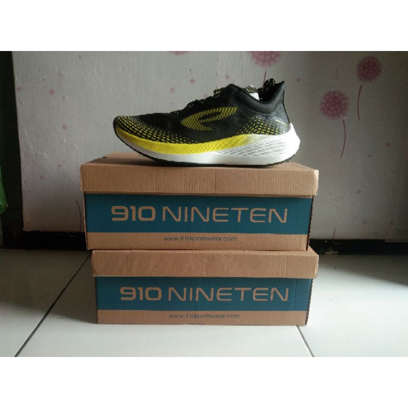 sepatu running 910