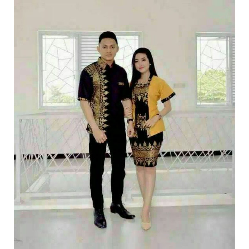 batik couple maura