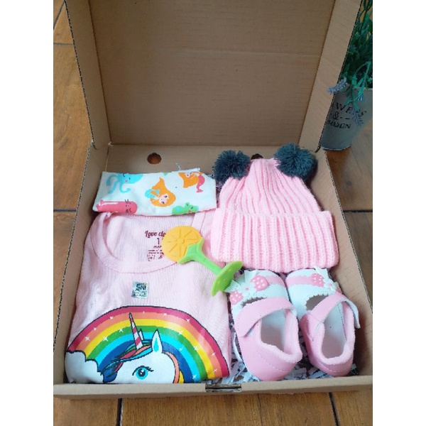 Hampers / kado anak /gift box/hampers murah/kado anak murah/souvenir anak /birthday gift box/ paket 
