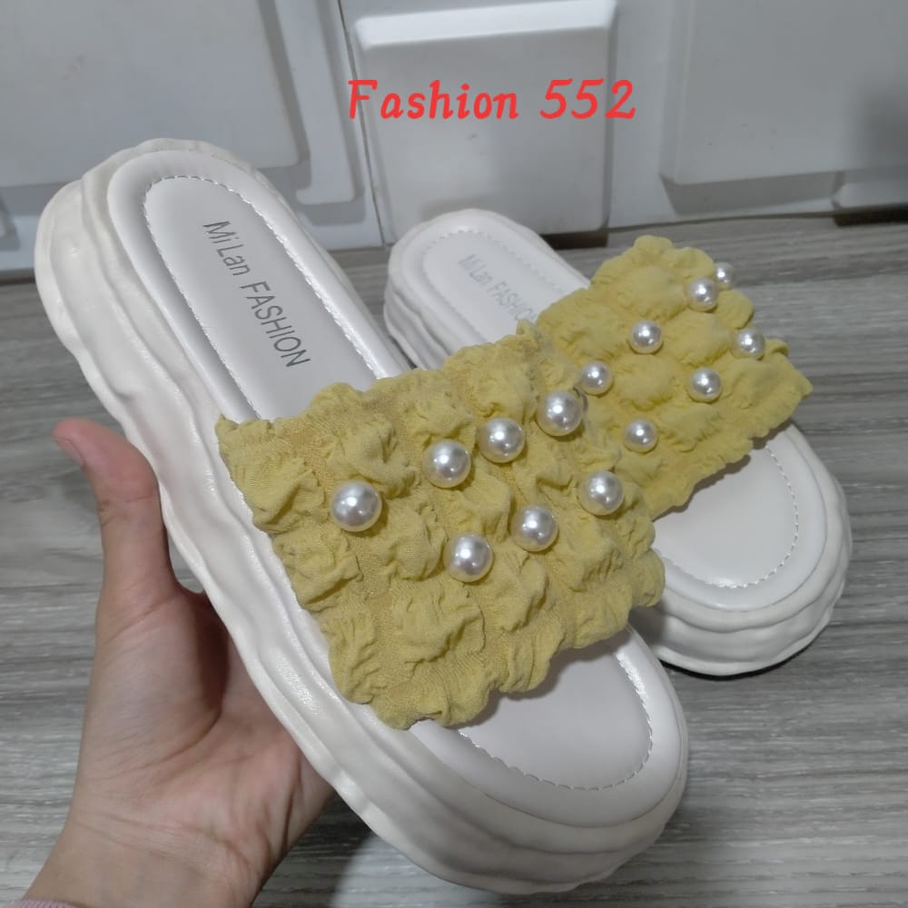 Sandal wanita D 552