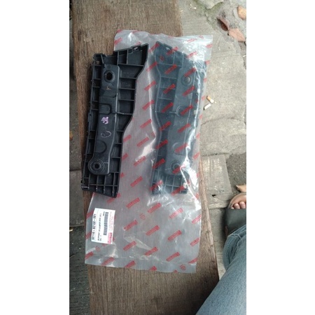 Bracket bumper depan daihatsu LUXIO