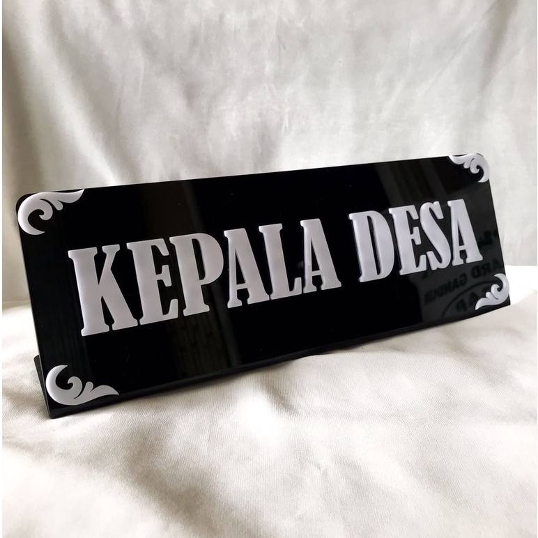 

Papan Nama Meja Akrilik