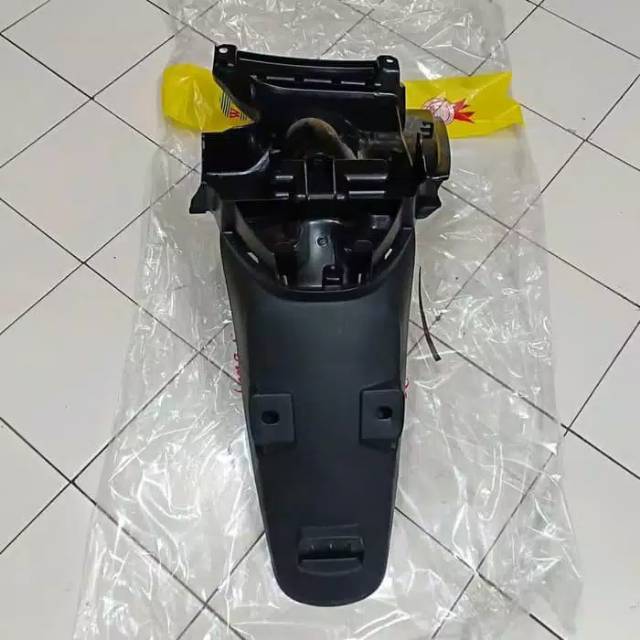 SPAKBOR BELAKANG HONDA SCOOPY 2013-2016