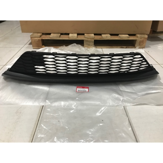 Grill / Ram Bawah Bumper Depan JAZZ GK5 NON FACELIFT 2015-2017 .