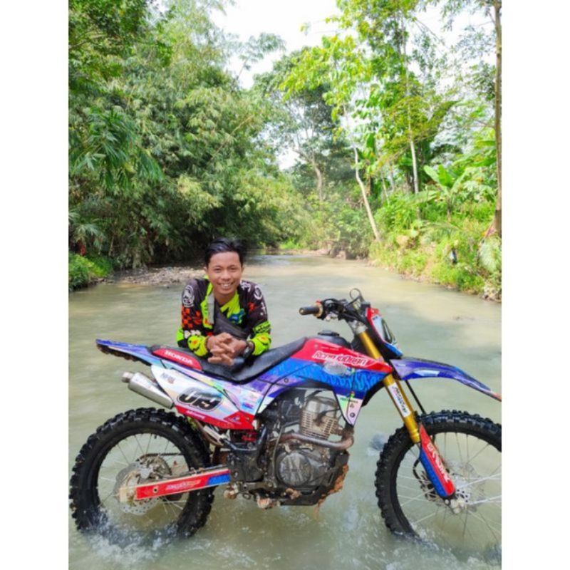 DECAL STICKER MOTOR CRF 150 L/DTRACKER NEW/KLX BF TEAM MANDALIKA FUL HOLOGRAM