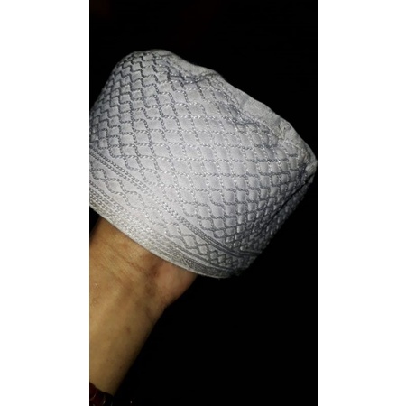 Peci Putih bahan kain Madinah