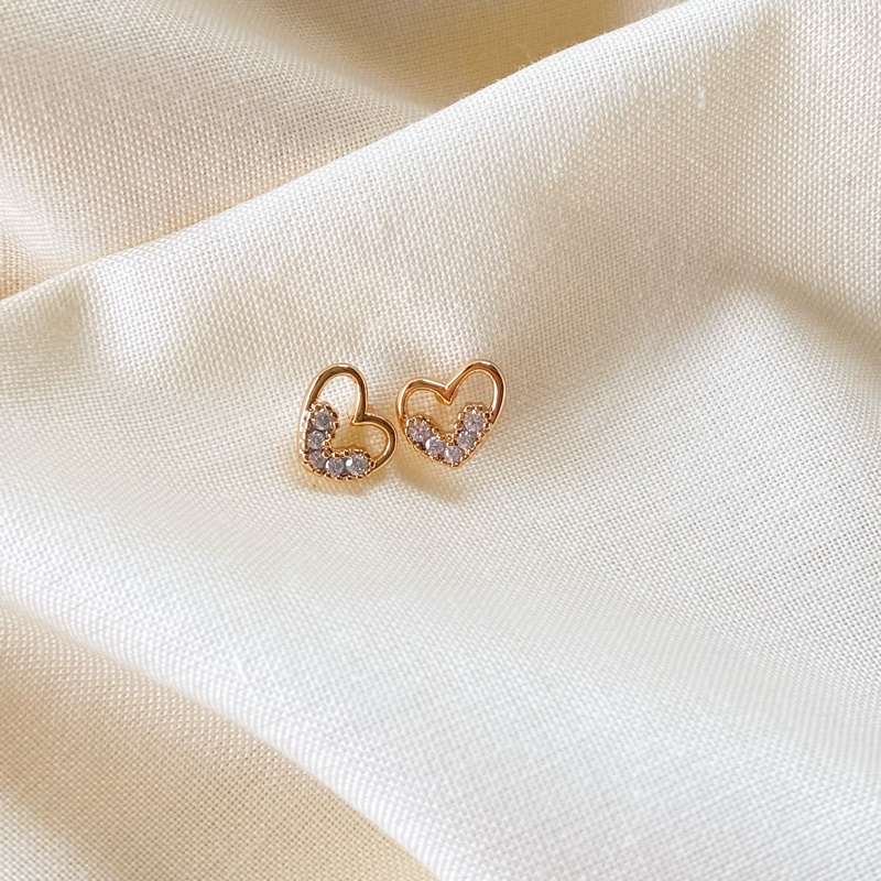 Anting Rhodium Anti Karat Wanita Anti Karat Bentuk Love - Mika Earrings