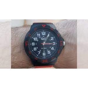 QQ QNQ Q&amp;Q Original Jam Tangan Pria Analog - qq VR18J 013ori - Straps Rubber Merah Anti Air