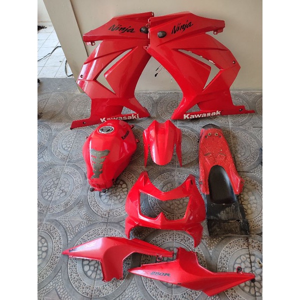 full body bodi set merah  kawasaki ninja 250 r karbu 250cc 4tak 250r ninbu original ori ory asli pul