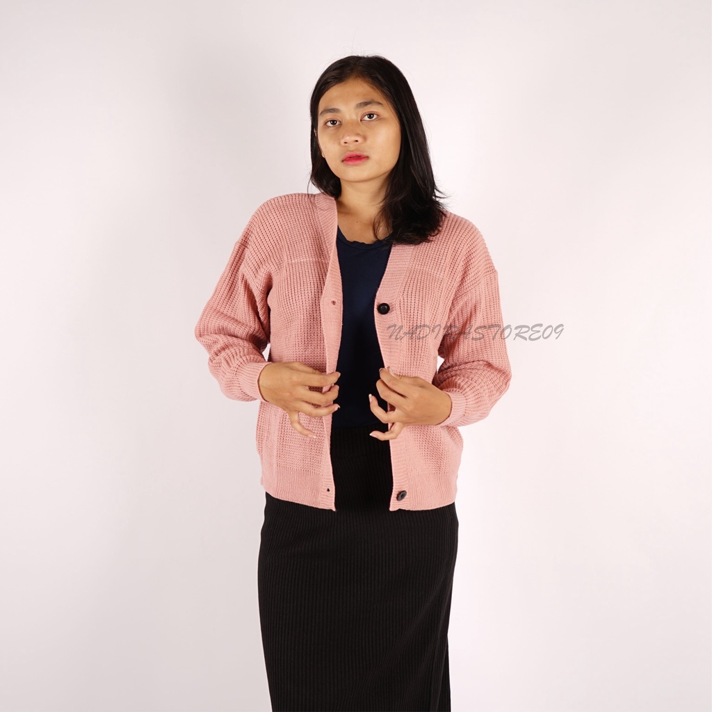 Cardi Kancing Tiga - semi crop cardigan rajut Premium