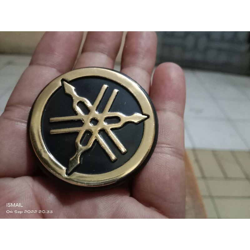 EMBLEM YAMAHA GARPUTALA COVER YAMAHA NMAX VIXION RX KING GOLD EDITION