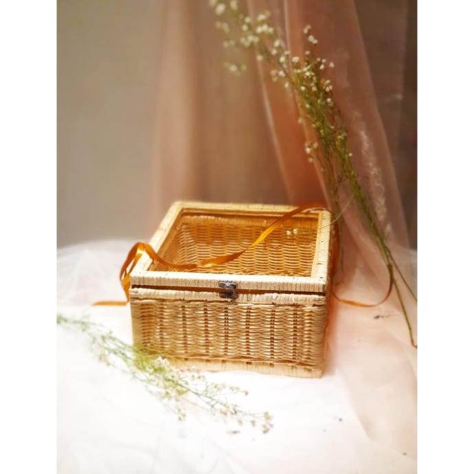 

[COD] Kotak Rotan Tutup Akrilik 25 x 25 x 12 [COD]