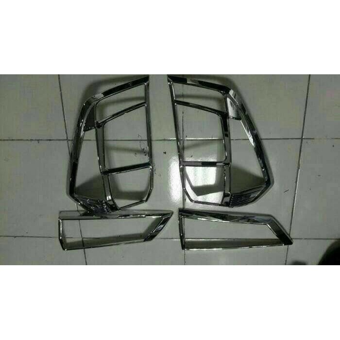 GARNIS LAMPU BELAKANG TOYOTA CALYA