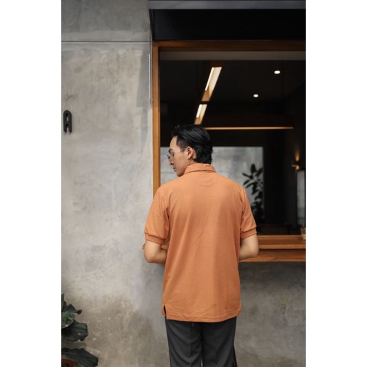 Mubeng Cozy Polo Shirt Brown/ Kaos polo