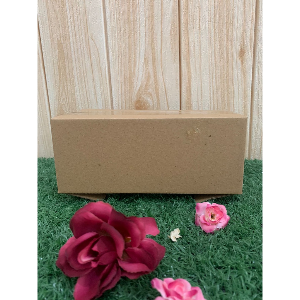 

BOX KARDUS UNTUK MAKANAN ATAU KADO SIZE 20X8.5X10