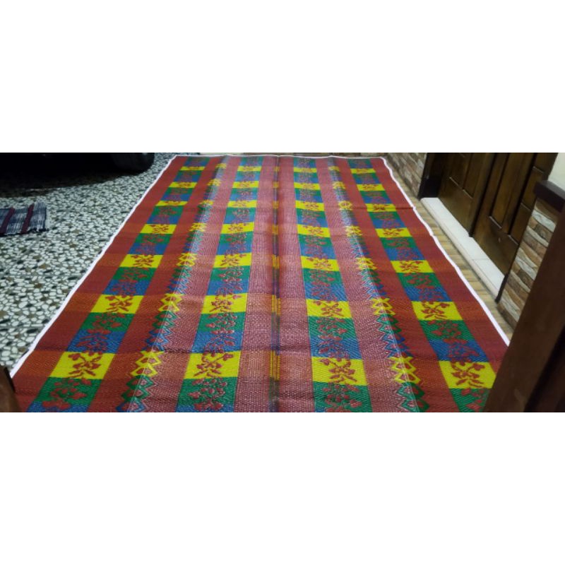 Tikar piknik Jumbo  3 meter x 2 meter Tikar plastik Empat lipat