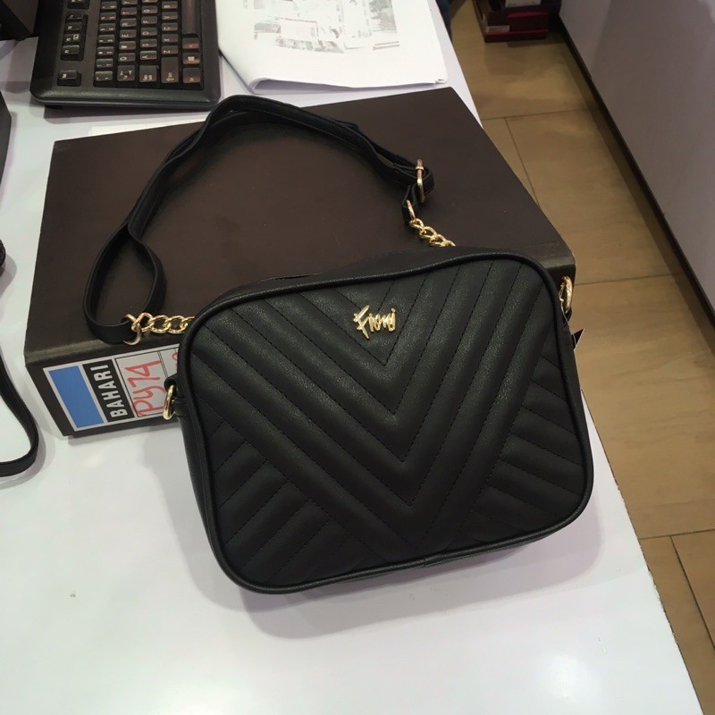 VERY NEW HOT ARRIVAL  Fioni by payless bag harga normal 389.000
