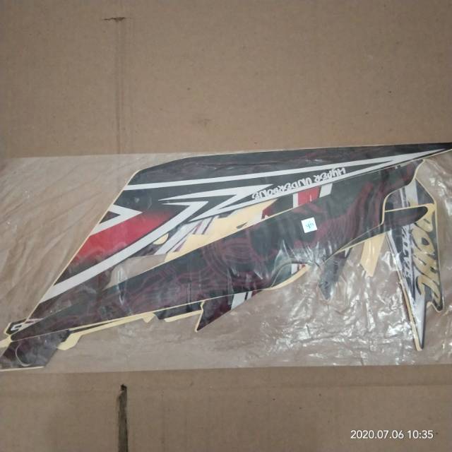 Striping Stiker Palet Satria FU 150 Barong Hitam Merah