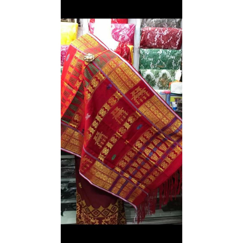 Uis Rumah Adat Karo Merah Gold