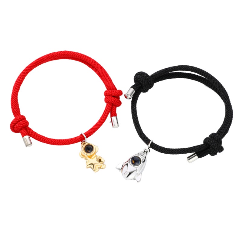 Fancyqube 2pcs Gelang Tali Karet Aksen Batu Magnet Bentuk Astronot Untuk Pasangan