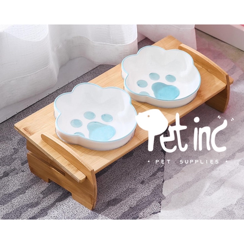 Ceramic pawpaw bowl with wooden table