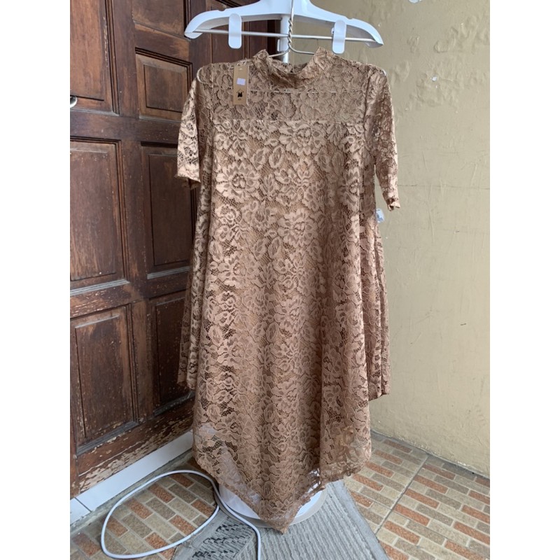 MACADAMIA HOUSE TRIANGLE BROKAT DRESS (Dress Panjang Wanita)