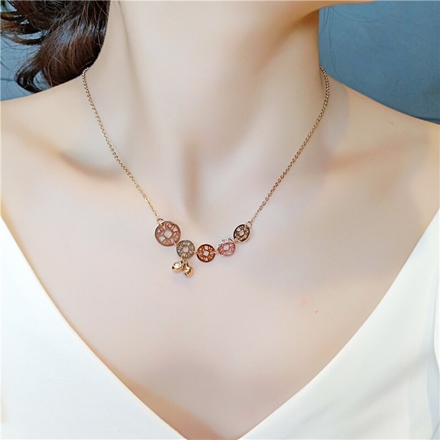 229# Kalung Wanita Titanium lapis emas model liontin koin Cina