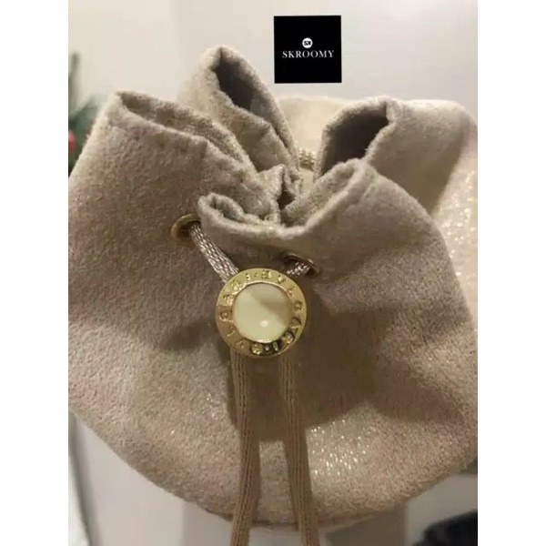 Amenity Kit Bvlgari by Emirates Airlines colour Gold