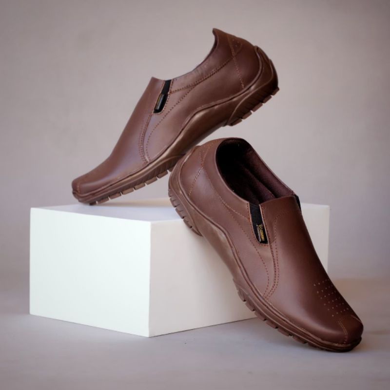 Sepatu Kasual Kulit Asli Premium Pria Original Made In Indonesia Lokal Handmade Distro Casual Sepatu Selop Semi Pantofel Leather Skin Quality Sepatu Slip On Formal Kerja Kantor Cowok Laki Keren Nyaman Ringan Murah Kekinian