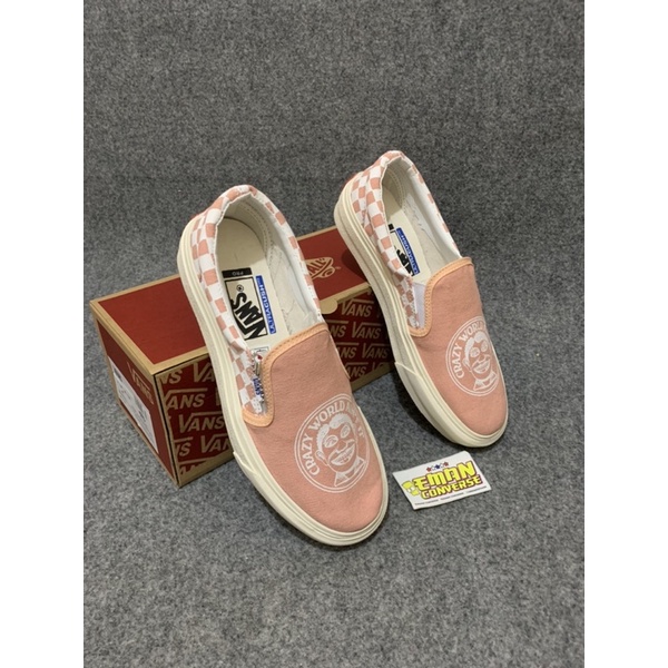 Sepatu Casual Pria Wanita V4ns Slip On Crazy World Pink white Import BNIB