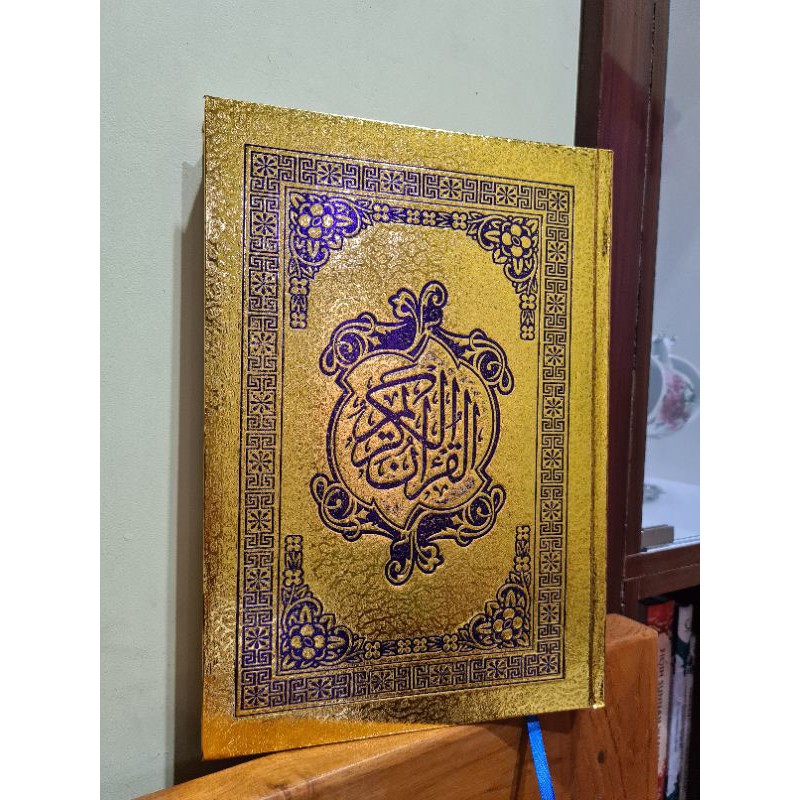alqur'an emas besar