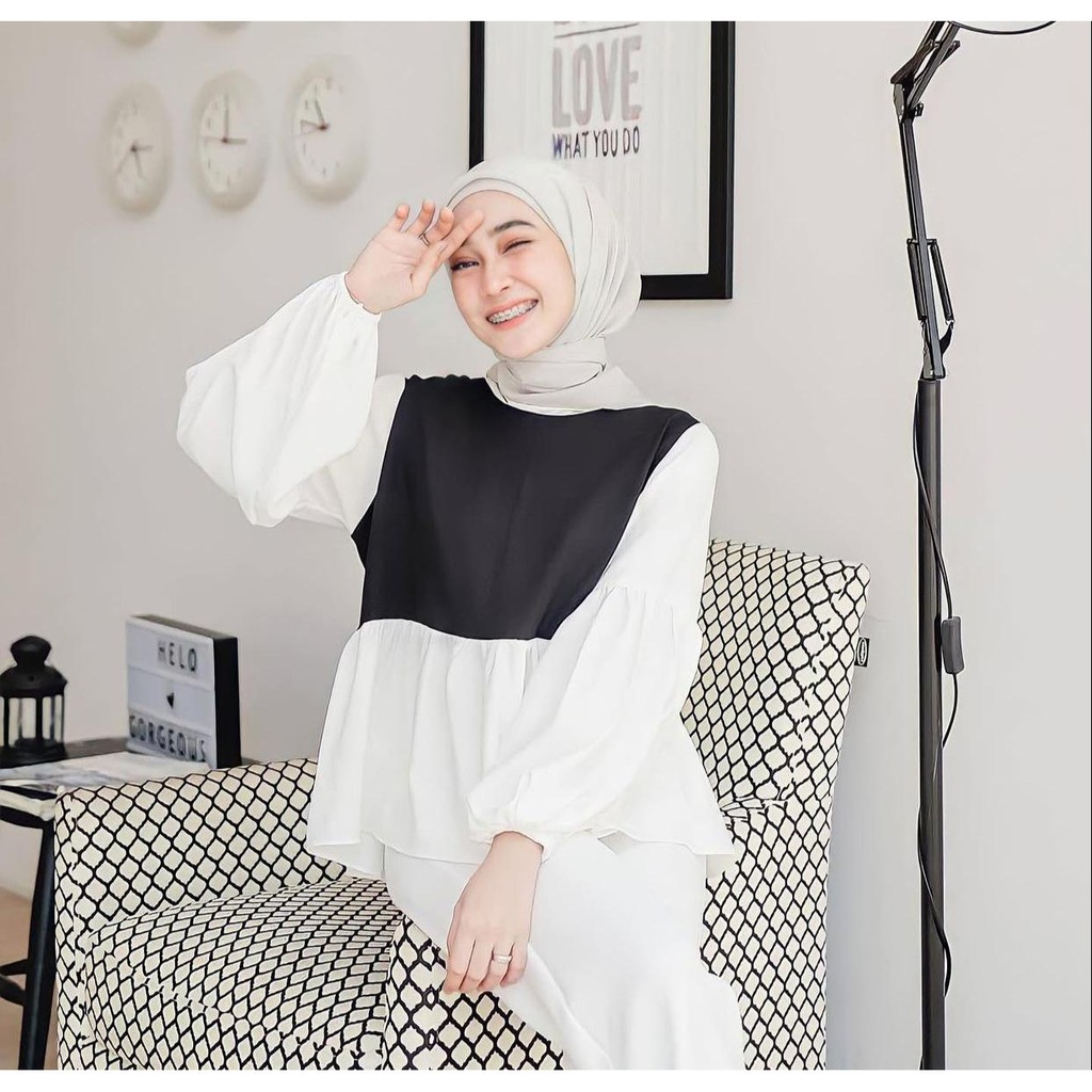 1KG MUAT 5PCS | BLOUSE MONOCHROME BLACK AND WHITE FASHION WANITA HITS SELEBGRAM MUSLIMAH