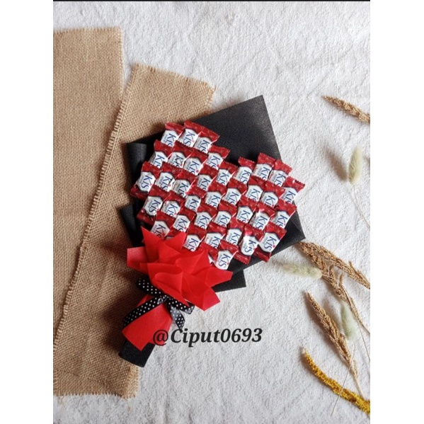 

(READY) BUCKET PERMEN / BUCKET PERMEN KISS / KADO ULTAH / KADO WISUDA