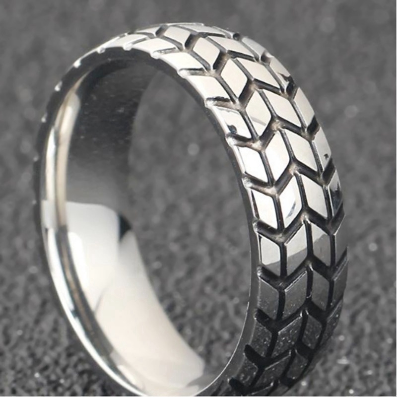 Cincin Bahan Stainless Steel Warna Gold / Silver Gaya Hip Hop Punk untuk Pria